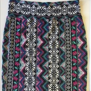 Pattern Fitted Skirt